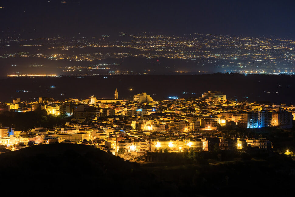 Veduta notturna della Città di Lentini